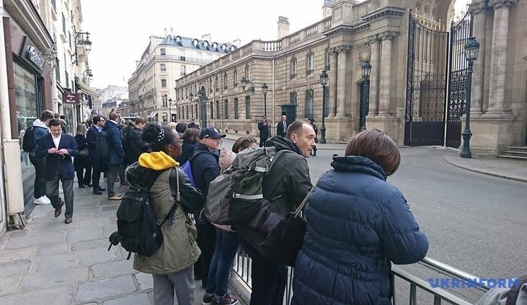 Zelenskyi arrives at Elysee Palace to meet Macron. VIDEO&PHOTOS