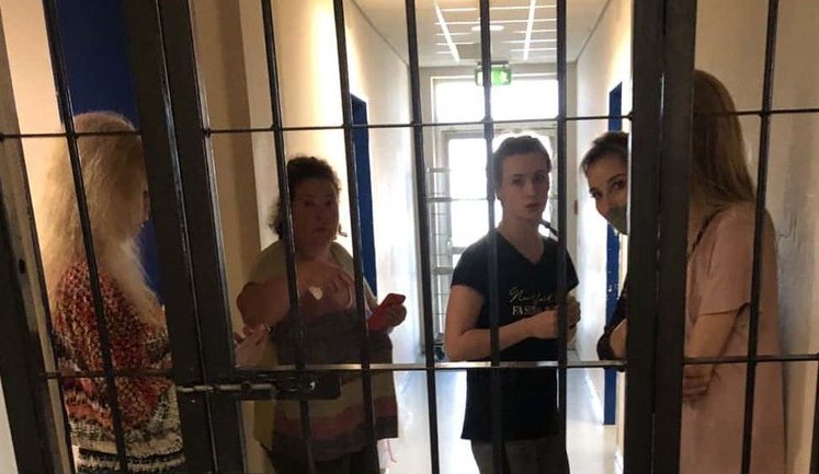17 Ukrainians held in Greek airport due to EU entry ban. PHOTOS