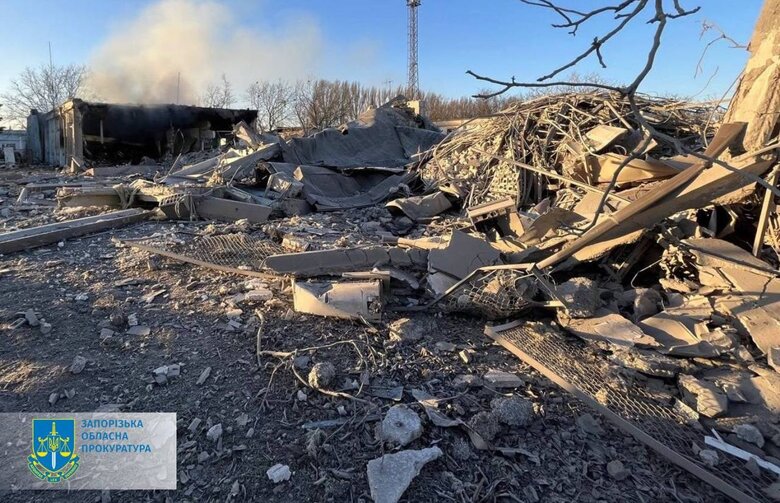 В результате ночного ракетного удара по объекту инфраструктуры в Запорожье 3 человека погибли, еще 7 получили ранения 03