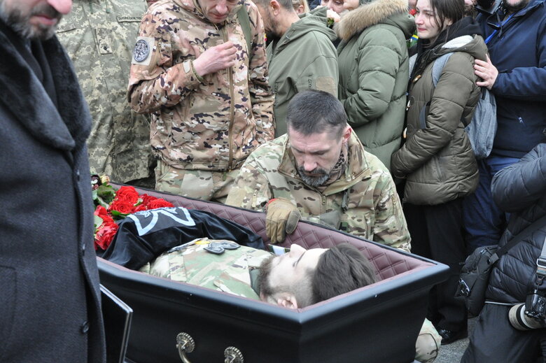 З Героєм України Дмитром Коцюбайлом (Да Вінчі) попрощалися в Києві 25