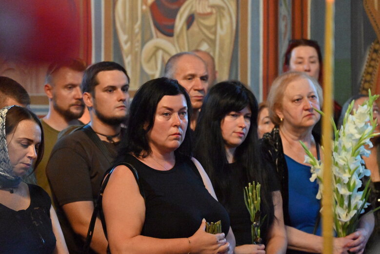 Із загиблим сержантом 68-ї ОЄБр Антоном Усовським попрощалися у Михайлівському Соборі 32