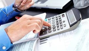 Желание власти пополнить госбюджет, увеличив налоги, в будущем может негативно сказаться на всей экономике, - политолог