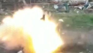 Від влучання FPV-дрона з окупанта розлетілося дрантя: пілоти 414-ї бригади "Птахи Мадяра". ВIДЕО