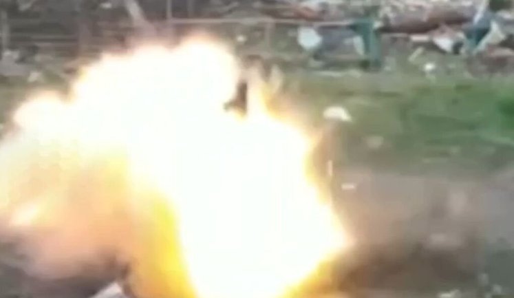 Від влучання FPV-дрона з окупанта розлетілося дрантя: пілоти 414-ї бригади "Птахи Мадяра". ВIДЕО