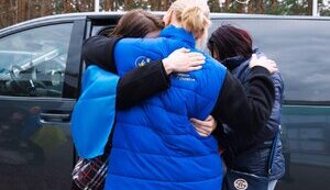 Пятерых детей вернули в Украину с временно оккупированных территорий РФ. Среди них девочка, отец которой находится в российском плену. ФОТОРЕПОРТАЖ