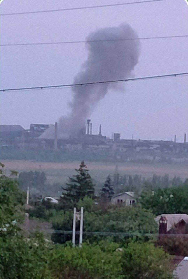 В окупованому Маріуполі на Азовсталі пролунали вибухи 02