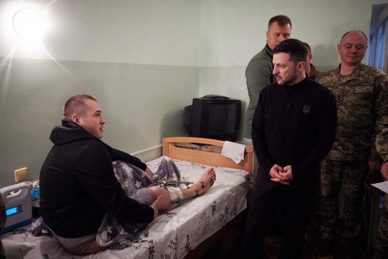 Зеленський і Рютте відвідали поранених воїнів в Одесі