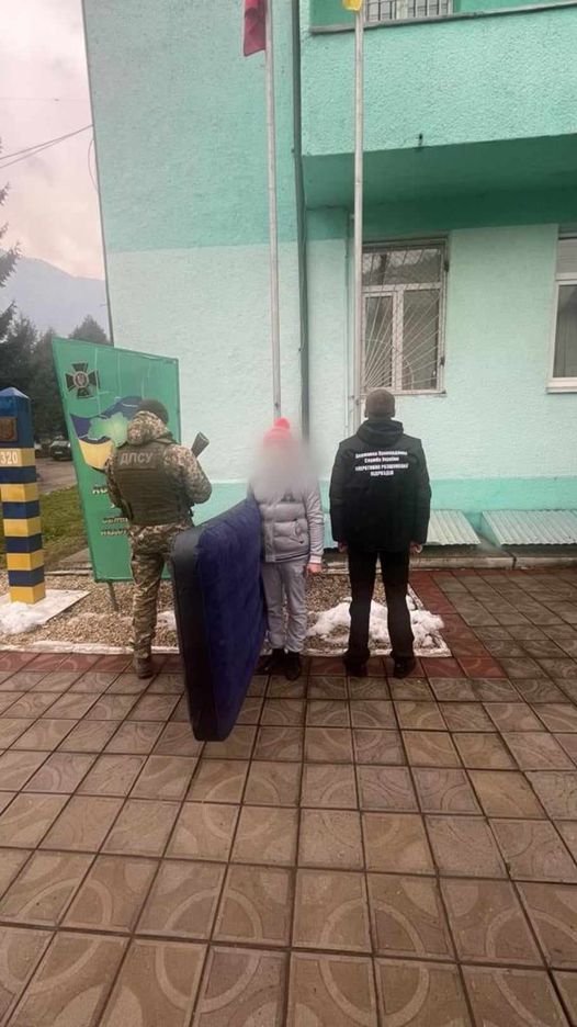 На Закарпатті затримали чоловіка з Коломиї, який учетверте намагався незаконно потрапити за кордон 01