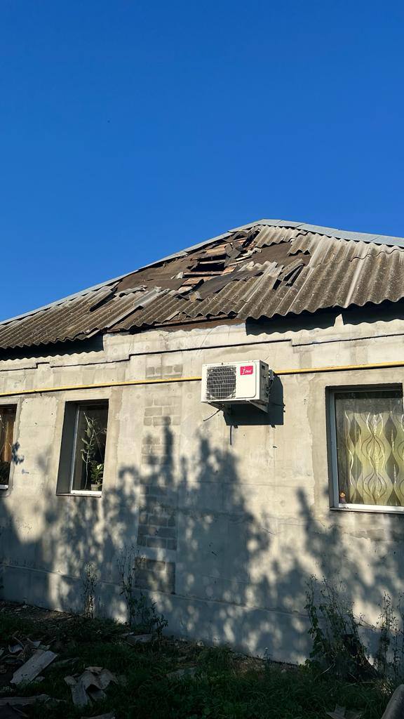 Оккупанты ударили кассетными боеприпасами по селу на Харьковщине, ранен мужчина 01