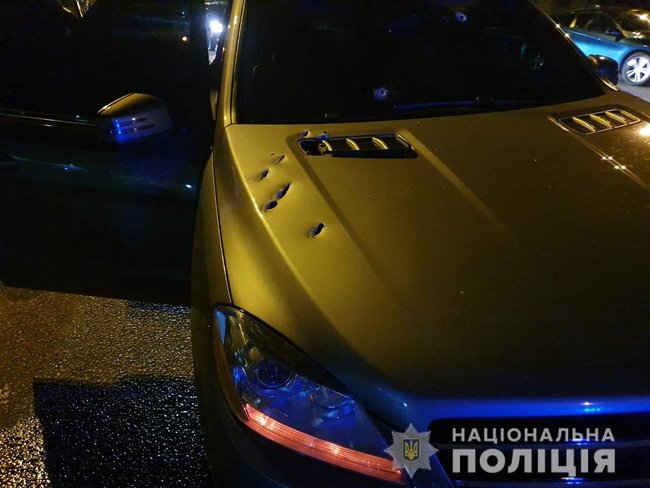 27-летнего мужчину расстреляли в автомобиле на набережной Днепра 05