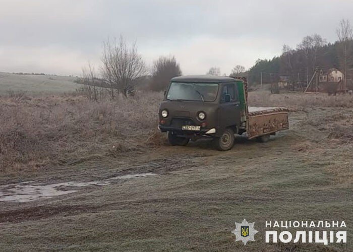 На Тернопільщині троє підлітків викрали катафалк із території церкви