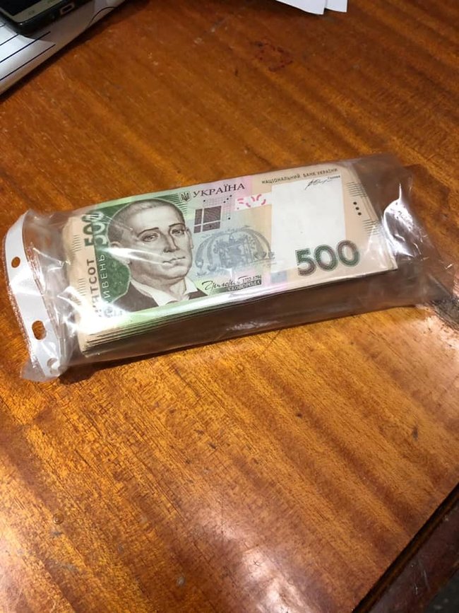Чиновника ДФС затримали на Сумщині під час одержання 90 тис. грн хабара, - прокуратура 01
