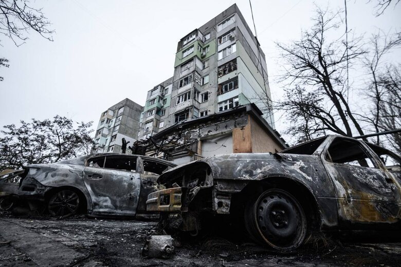 Фоторепортаж из Херсона: артиллерийские снаряды летят в жилые дома 01