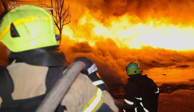 Russian nighttime attack: more than 500 rescue workers and police officers are on scene at sites of strikes; four people have been killed