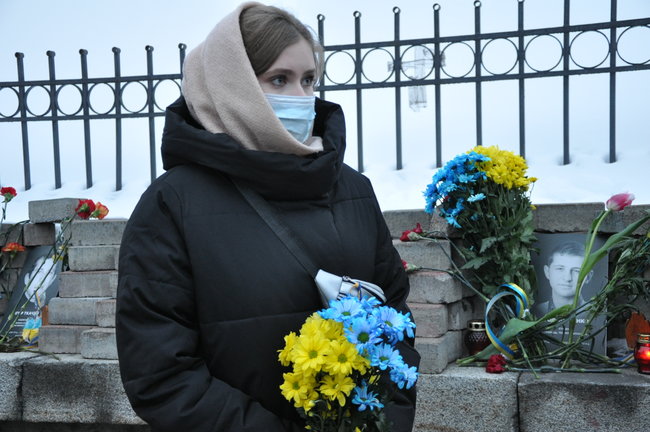 Вечір памяті Небесної Сотні відбувається в центрі Києва 03
