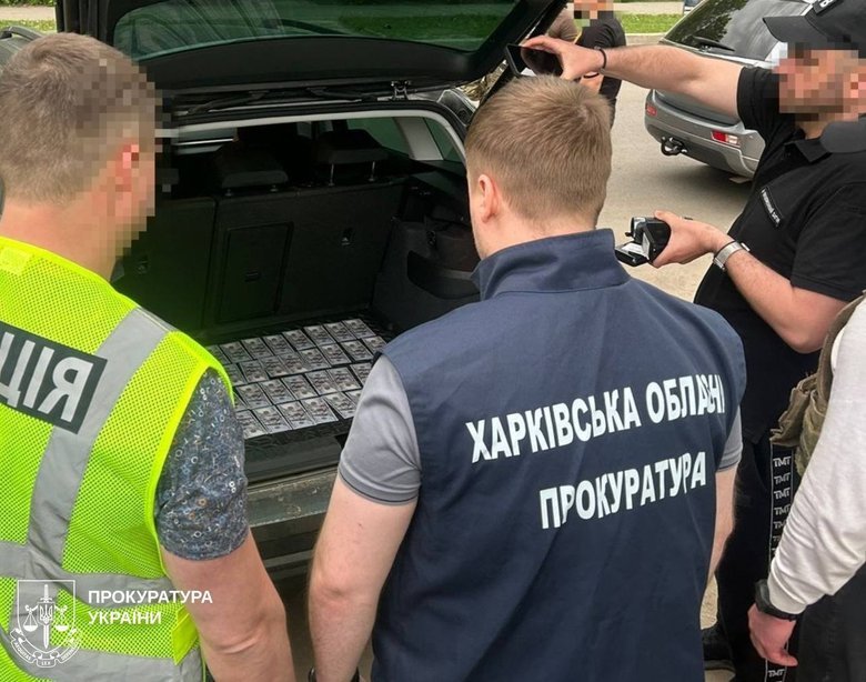 Корупція у Харкові: працівник ТЦК та ексберкутівець продавали втечу з України