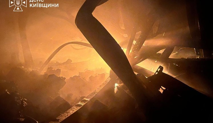 Enemy struck warehouses in Boryspil district again whilst firefighters were extinguishing blaze: airport firefighters were called in. PHOTOS