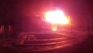 Уночі полк "Дніпро-1" допоміг ліквідувати пожежу в Мар'їнці під обстрілами. ФОТО