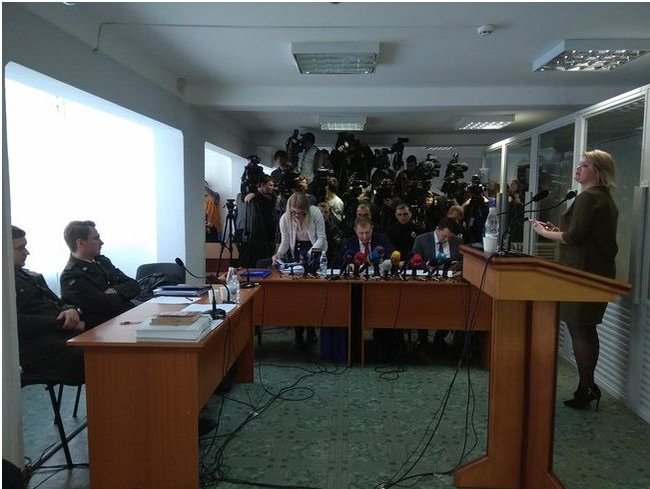 Як тікав Янукович. Свідчення Яценюка та Авакова. Репортаж із залу суду 02 Як тікав Янукович. Свідчення Яценюка та Авакова. Репортаж із залу суду 02