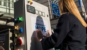 Європарламент разом з бельгійськими містами передає перші "генератори надії" для України. ФОТОрепортаж