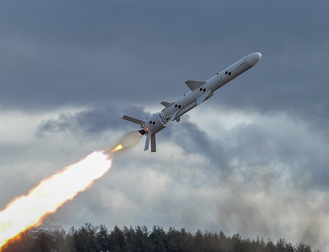 Состоялось первое испытание украинской крылатой ракеты, - Турчинов 03