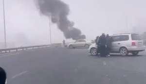 Протестующие своими авто перекрыли колоннам силовиков въезд в Алматы. ВИДЕО