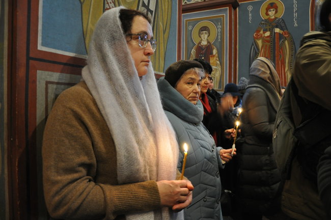 Епіфаній провів панахиду за полеглими в ДАПі воїнами: З великої любові пішли захищати свою Богом дану землю 10 Епіфаній провів панахиду за полеглими в ДАПі воїнами: З великої любові пішли захищати свою Богом дану землю 10