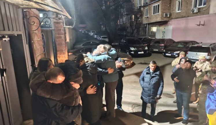 Три офіцери УДО, яких 9 місяців тримали у СІЗО за справою "флешок ФСБ", вийшли під заставу