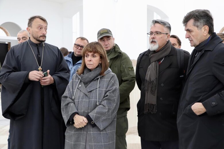 Греція продовжить надавати підтримку Україні, - президентка Сакелларопулу 05