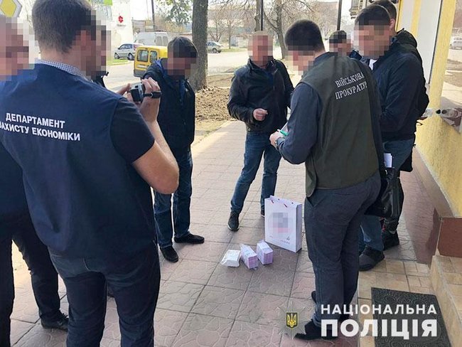 Полиция разоблачила несколько групп общественных активистов, вымогавших у бизнесменов и публичных людей деньги за нераспространение компромата 03