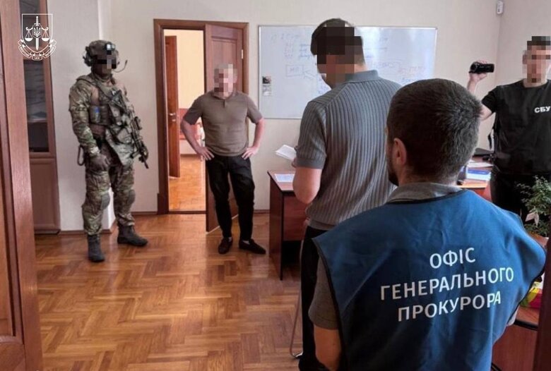 Обшуки ОГП та СБУ на митниці