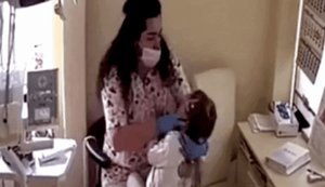 Стоматолога из Ривного, избивавшую детей, лишили лицензии, - прокуратура