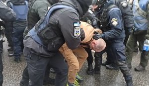 Чотирьох учасників акції протесту під телеканалом "НАШ" доставлено в управління, - Нацполіція