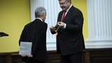 Порошенко нагородив Джемілєва орденом Свободи. ФОТО