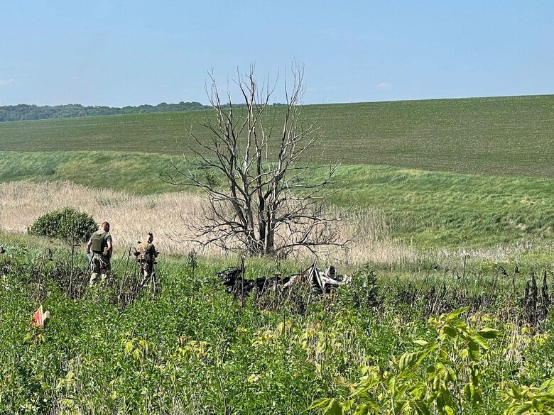 Автівка підірвалася на вибуховому пристрої на Харківщині, загинула жінка, у трьох дітей важкі поранення, - ОВА 04