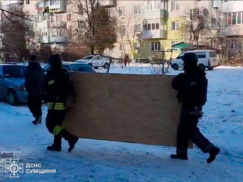 відновлювальні роботи на місці удару рф