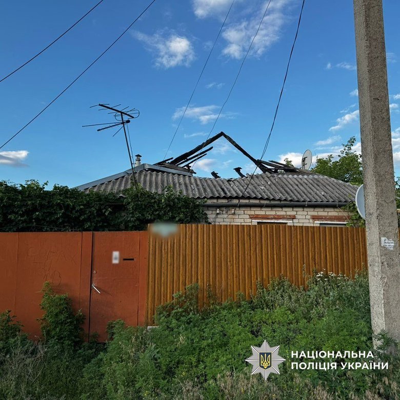 62 civilian buildings destroyed'єкти та восьмеро поранених: наслідки атак РФ на Донеччині