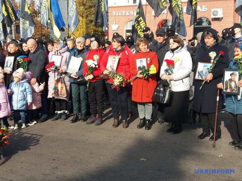 У Житомирі відкрили памятник Захисникам України у війні з російським агресором 14