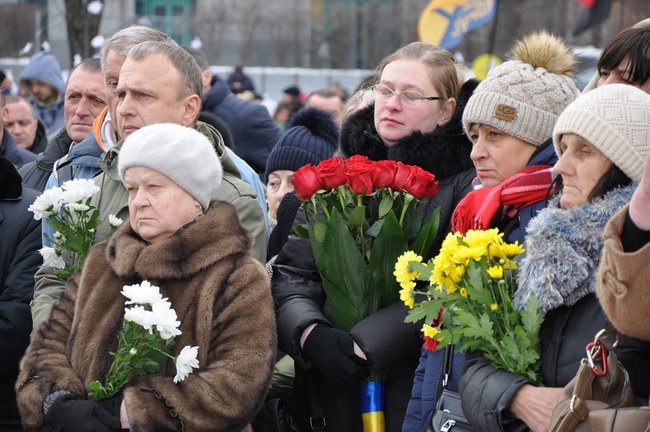 На Институтской прошла панихида по погибшим Героям Небесной Сотни 12