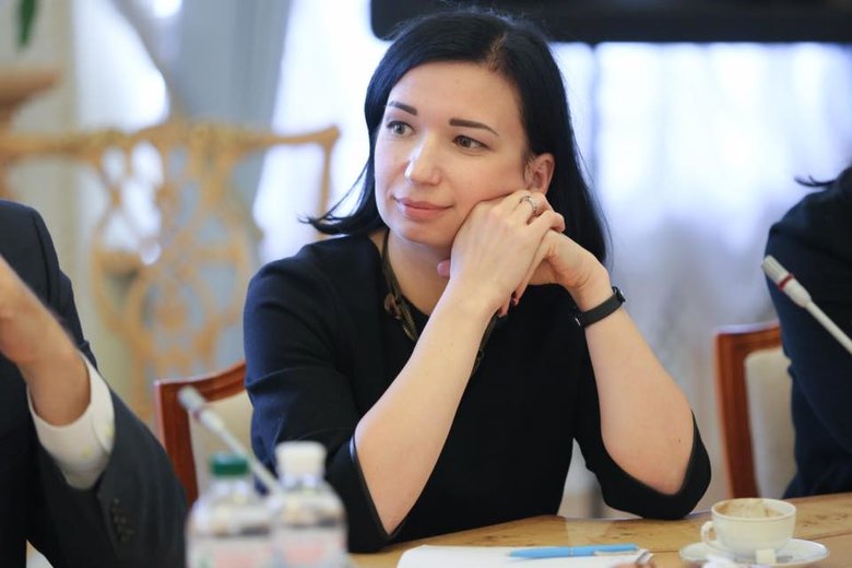 Ольга Айвазовська: Голос в Україні коштує 500 гривень, і допускати в цих умовах дистанційне голосування - це просто стріляти собі в ногу 01