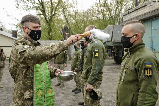 Празднование Пасхи военнослужащими в зоне проведения ООС 07
