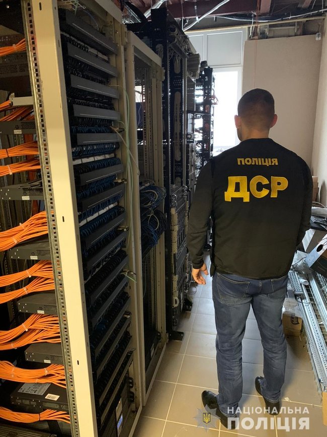 В Киеве ликвидирован аналитический центр букмекерской конторы, работавший круглосуточно, - Нацполиция 01
