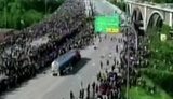 Вантажівка ледь не в