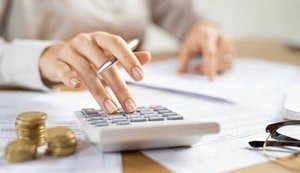Українцям пояснили, коли роботодавець може зменшити зарплату без скорочення робочого дня