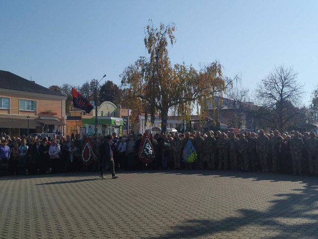 С погибшей на Донбассе Ярославой Никоненко простились в Миргороде 06 С погибшей на Донбассе Ярославой Никоненко простились в Миргороде 06