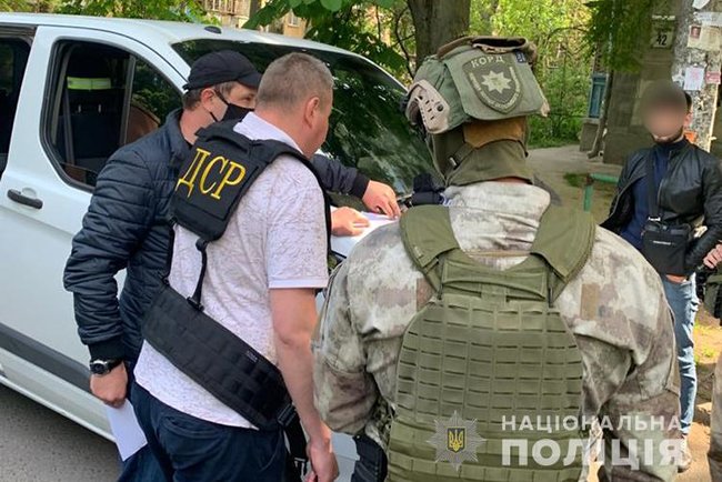 Суд відправив під варту трьох учасників злочинної групи, що викрала з храмів у різних областях понад 600 старовинних церковних предметів, - Нацполіція 05