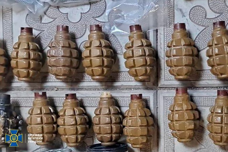 СБУ викрила 7 каналів збуту зброї: вилучено АК-12, дрони та вибухівку