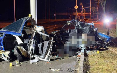 У Харкові військовий на Tesla не впорався з керуванням: водій і пасажирка загинули