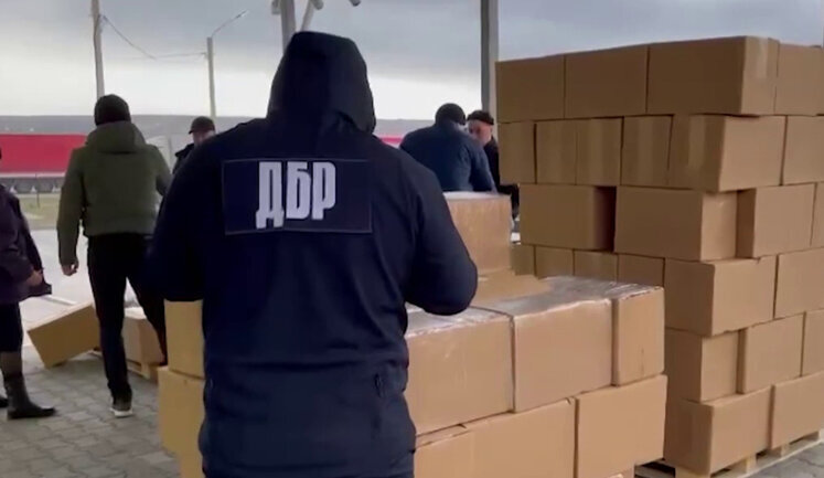 На границе задержана цистерна с рекордным количеством поддельных сигарет известного бренда "Marlboro". ВИДЕО+ФОТОрепортаж