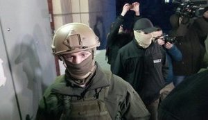 Полиция провела эвакуацию из здания суда перед избранием меры пресечения Насирову